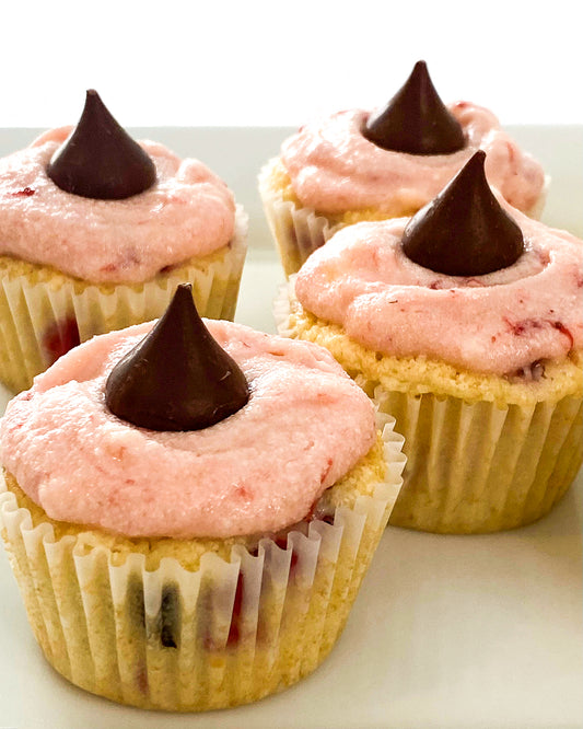 Strawberry Chocolate Kiss Cupcakes