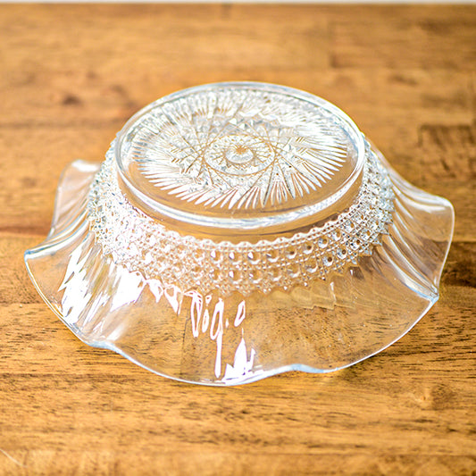 Vintage 8.5” Scalloped Edge Pressed Glass Bowl w/ Sunburst Pattern
