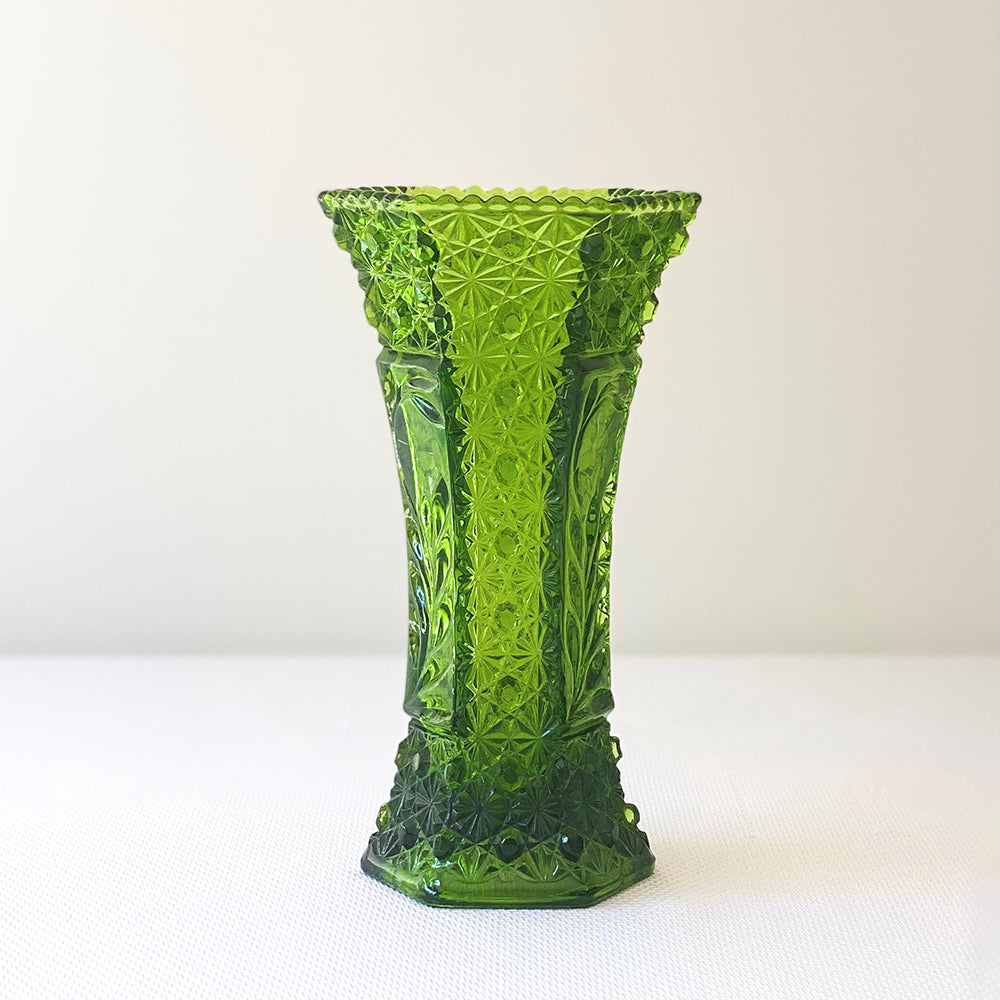 Vintage 10” L. E. Smith Daisy and Button Green Glass Bouquet Table Vase