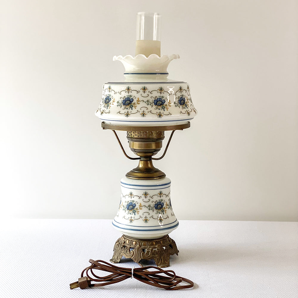 Vintage 20” Original Quoizel Abigail Adams Blue Floral Hurricane 3-Way Table Lamp